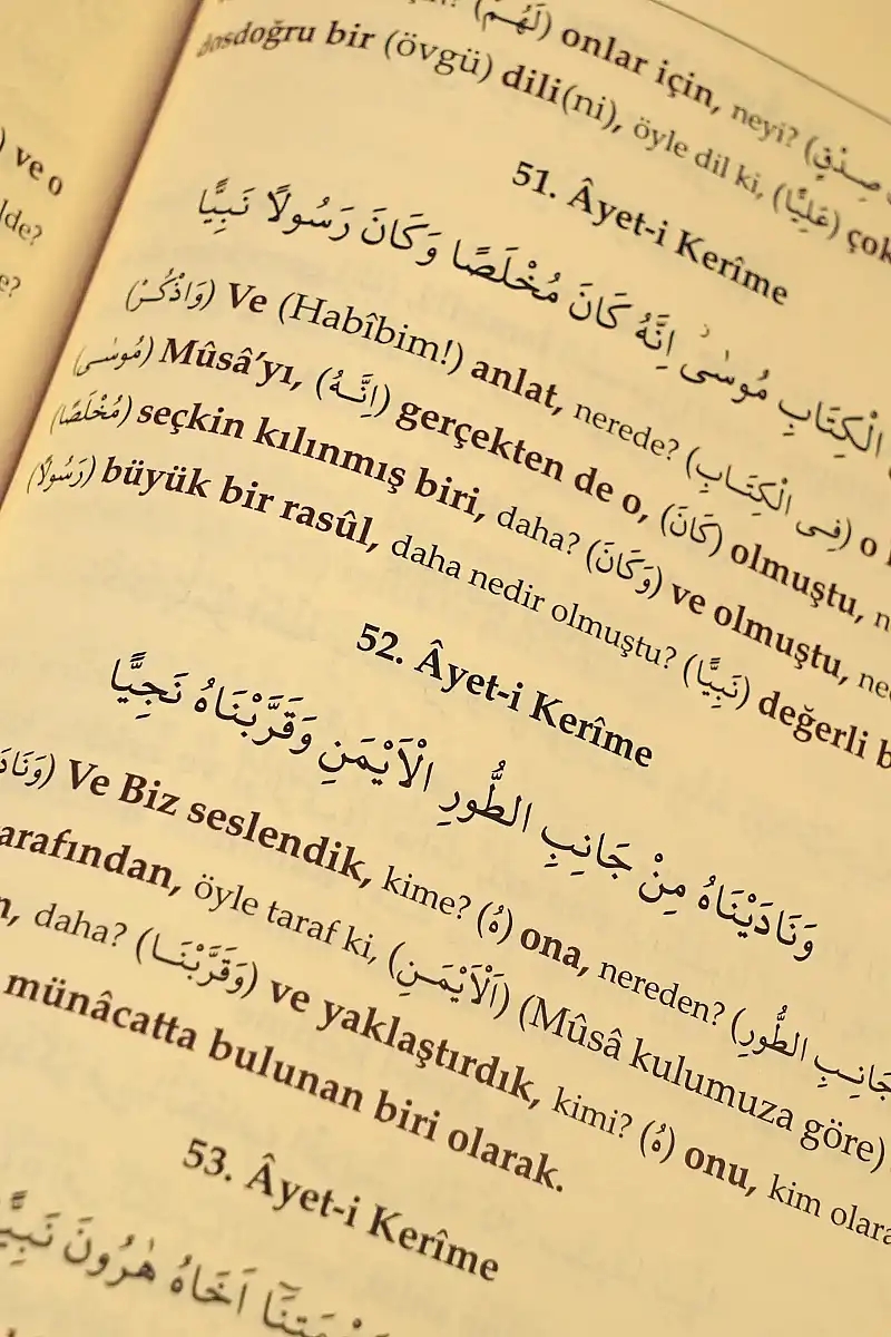 Kuranı%20Mecid%20Kelime%20Manalı%20Kuranı%20Kerim%203%20Cilt%20Takım